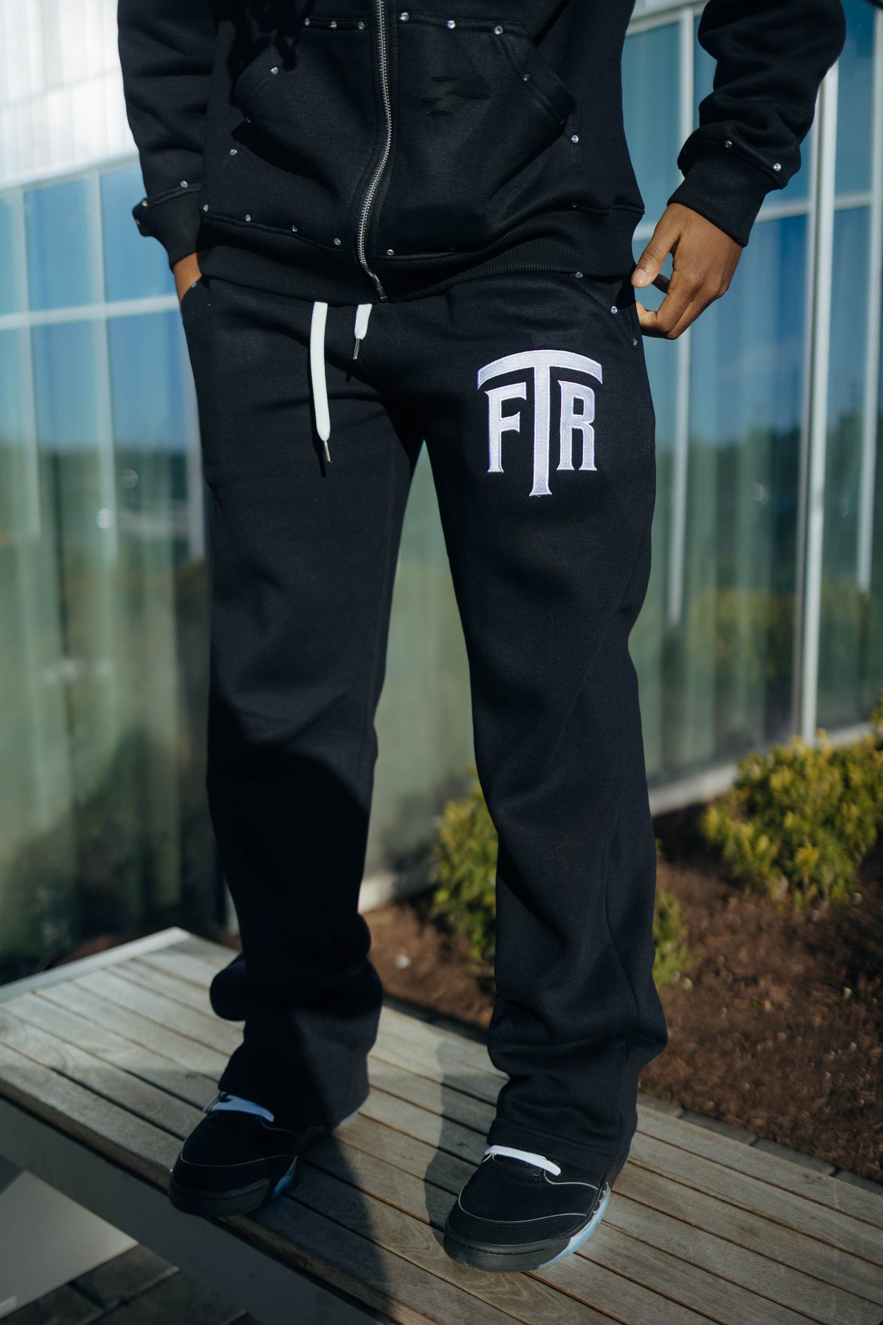 RHINESTONE FTR SWEAT PANTS (BLACK)