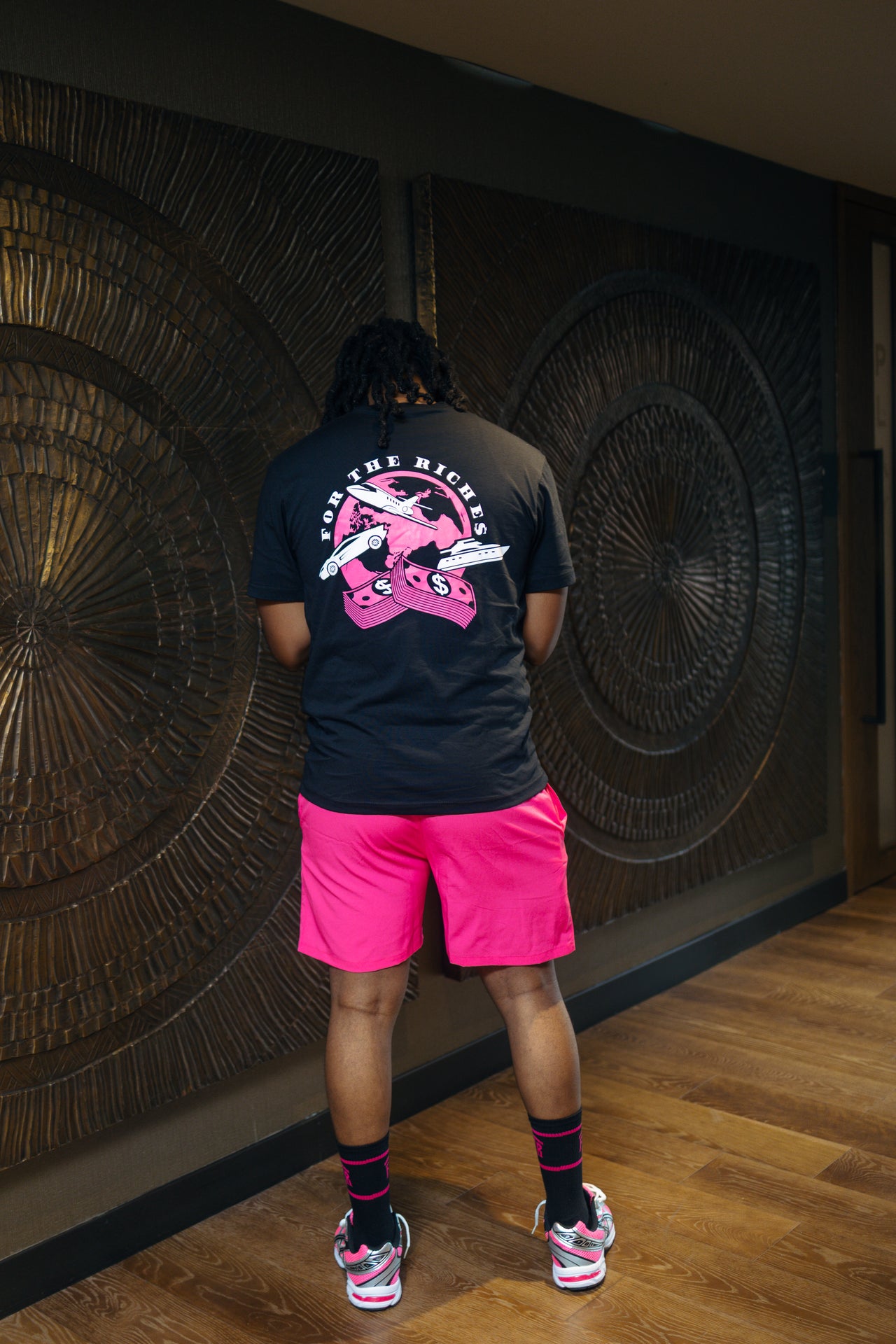 FTR ‘ACROSS THE WORLD’ BLACK TEE (PINK)