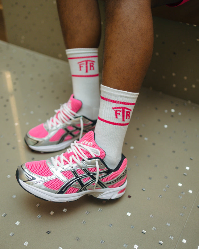 FTR LOGO WHITE CREW SOCKS (PINK)