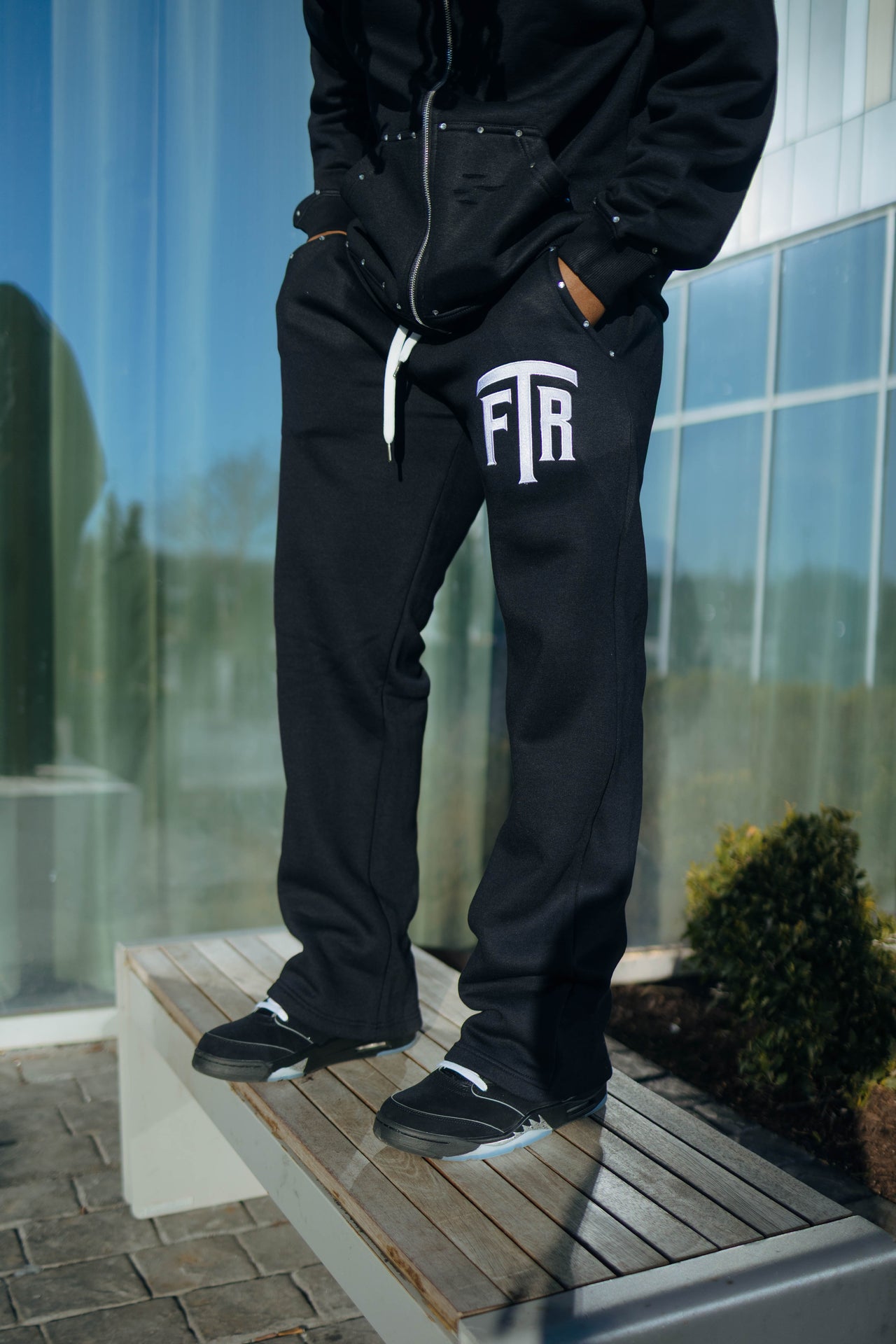RHINESTONE FTR SWEAT PANTS (BLACK)